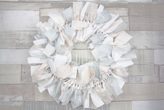 Rag Wreath – Neutral