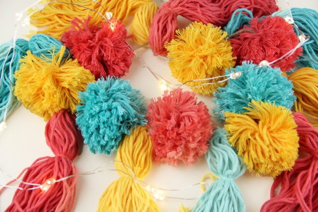 Yarn Garland – Bright